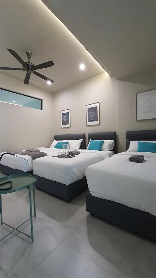 Serene Hillside House Apartment Gelugor