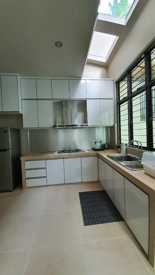 Homestay Serene Hillside House Apartment Gelugor